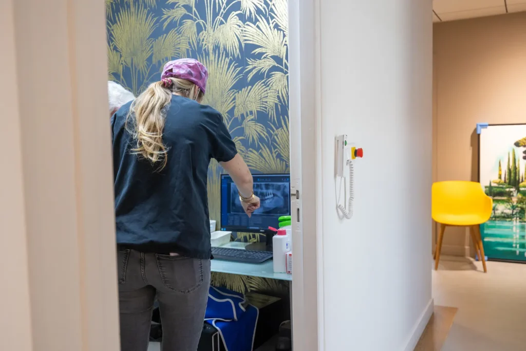 Esthétique dentaire Lyon 6 : salle de soin pour pose d'inlay onlay